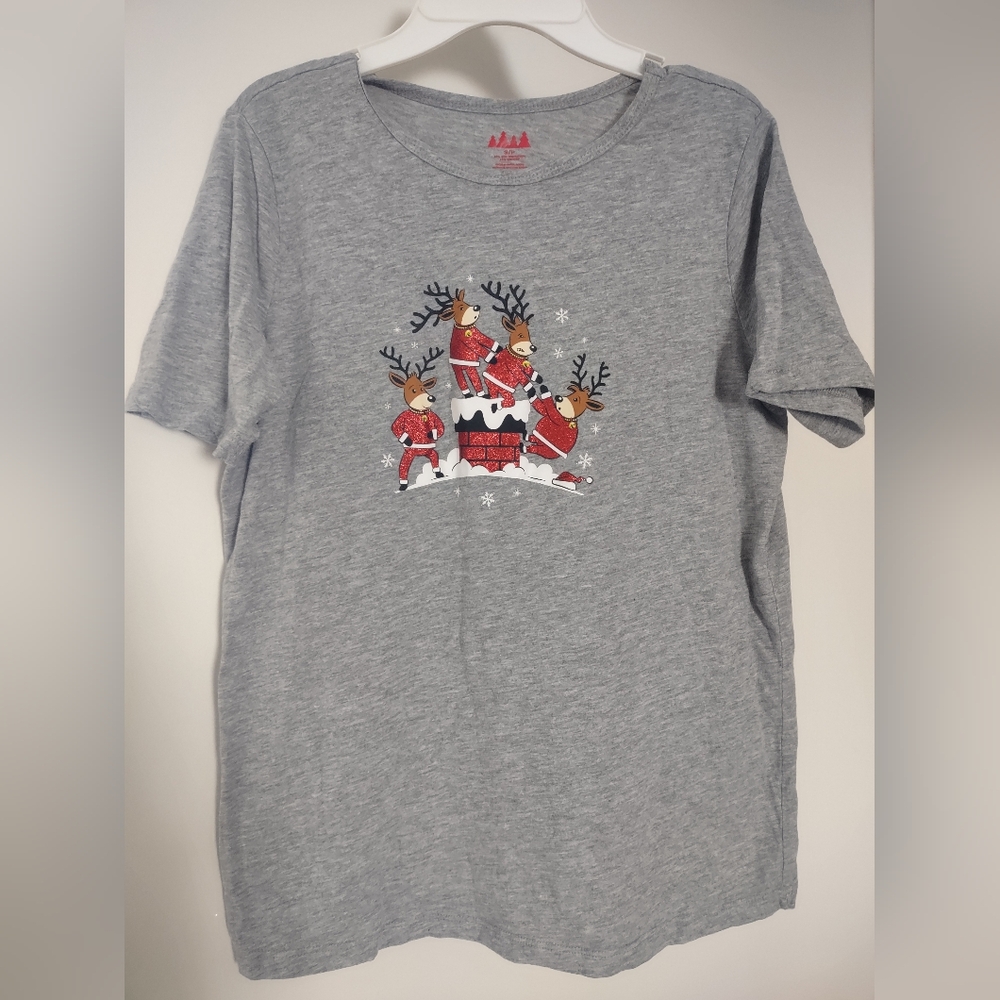 Gray Reindeer Graphic Men's Shirt